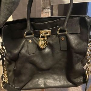 Michael kors black bag / purse
